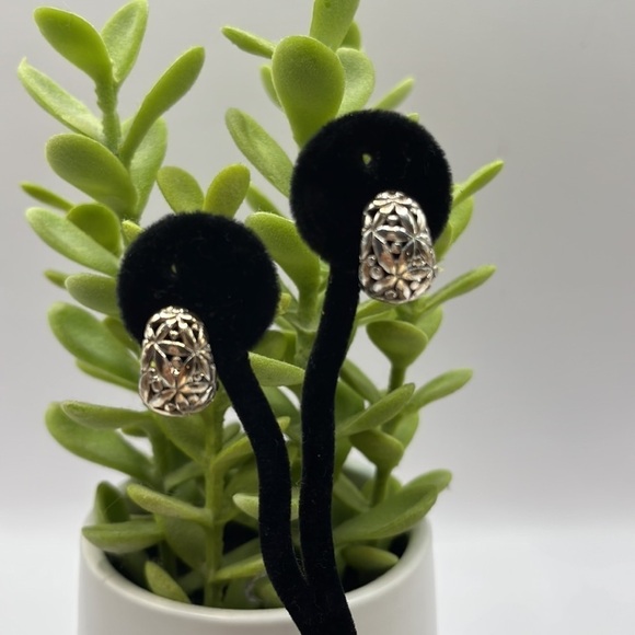 Vintage JJG Jonette Jewelry Silver Filigree Earrings. Clip on Easy to Wear - Picture 3 of 8
